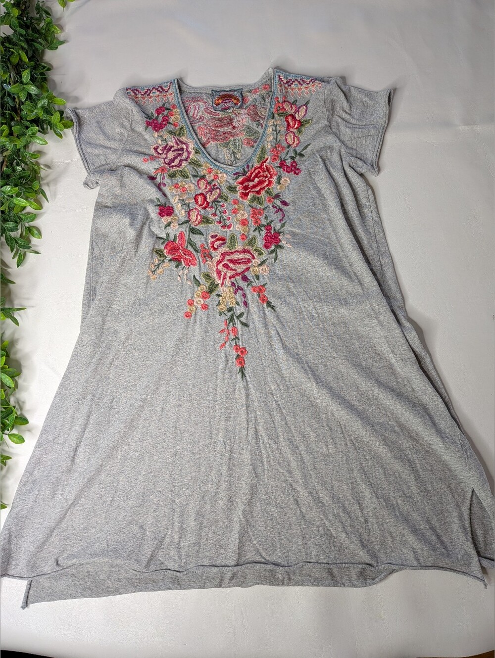 Johnny Was Embroidered Adeline Tunic Dress Gray Floral Size Medium